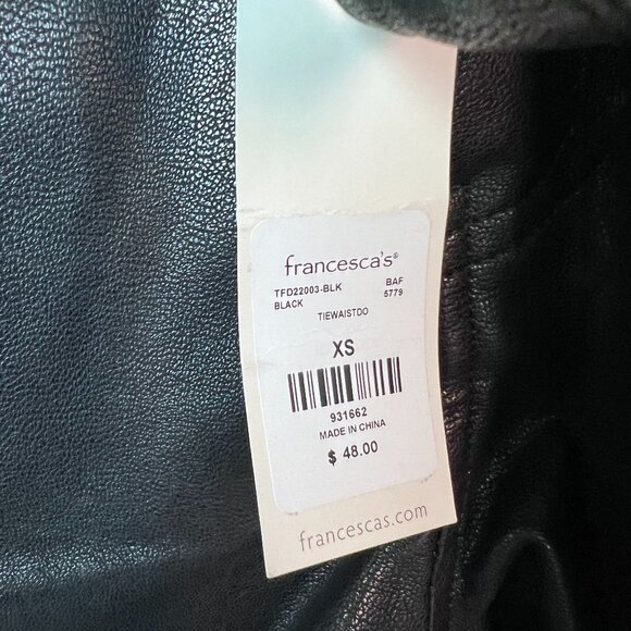 Paper Bag Leather Shorts- NWT- NEW with Tag- Francesca's - Picture 4 of 5